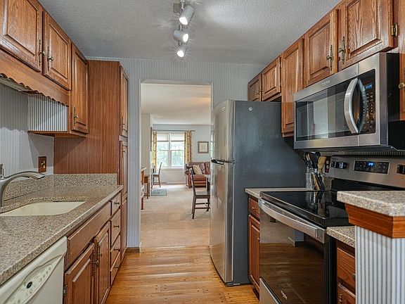 2nd image of 49 Laurelwood Dr #49