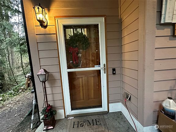 3rd image of 17719 N Beachside Drive SE