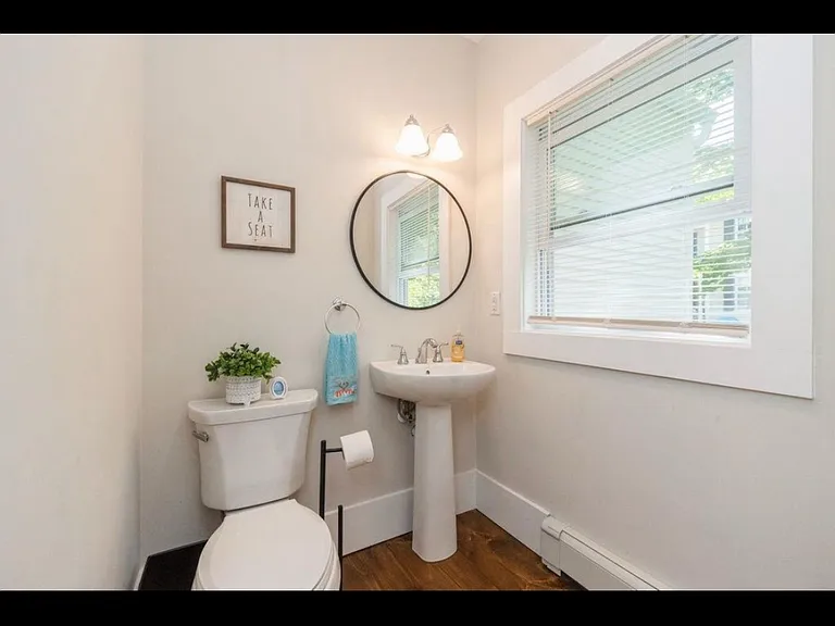 7 Bond St — Photo 4