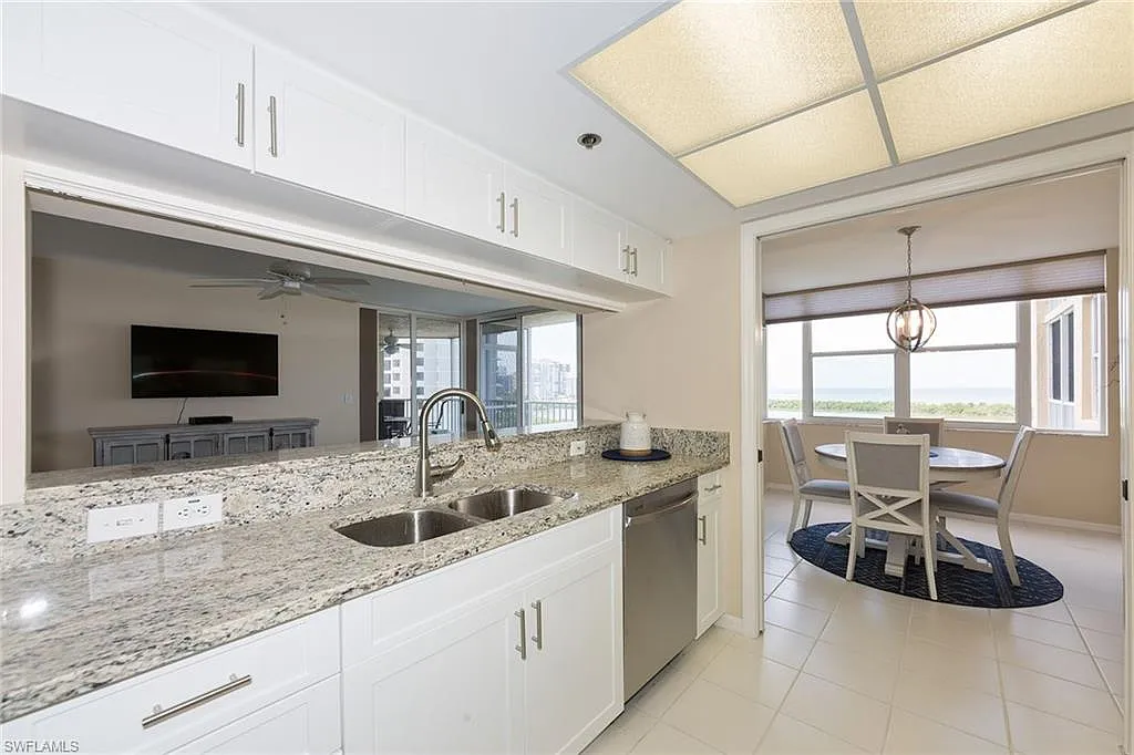 2 bed, 2.0 bath, 1263 sqft, $12,000 — Photo 4