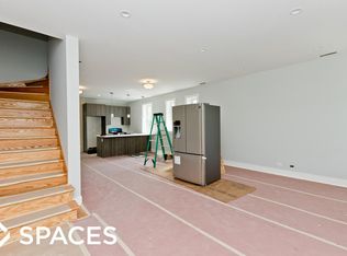 1855 W Dickens Ave, Chicago, IL 60614