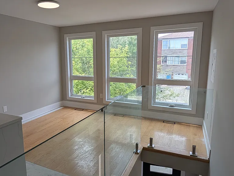 2099 Dufferin St #2 — Photo 5