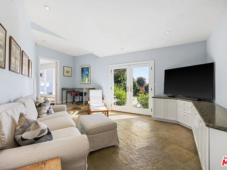 11215 W Sunset Blvd — Photo 31