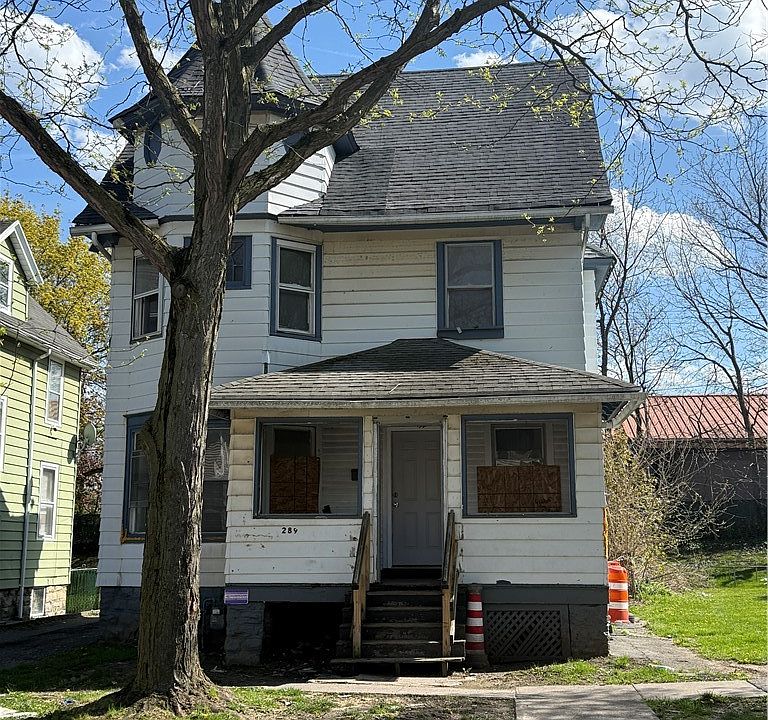 1st image of 289 Emerson St
