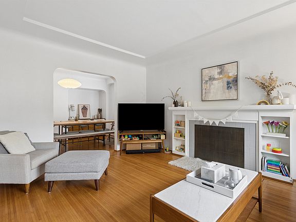 5th image of 2966 W 33rd Ave