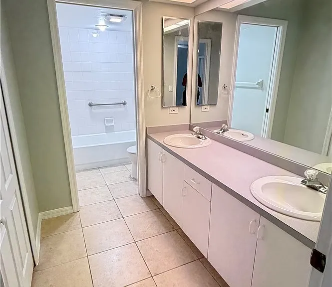 28 Cosmopolitan Dr #13 — Photo 10