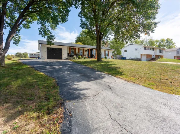 1210 Michelle Dr, Saint Clair, MO 63077