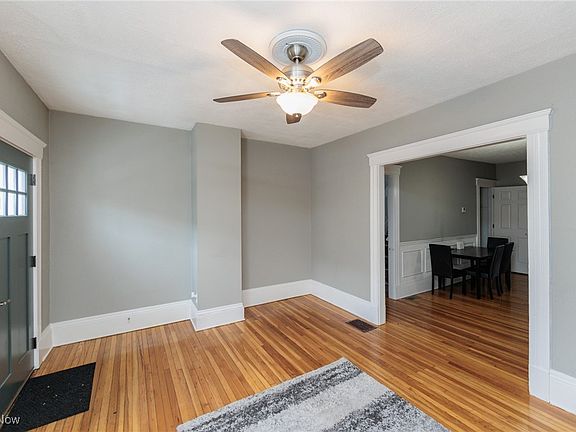 3rd image of 1412 Winchester Ave