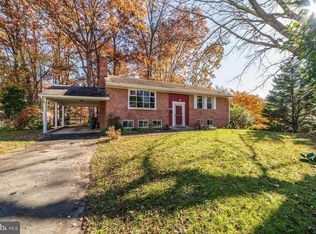 5709 Dreyfuss St, Springfield, VA 22151