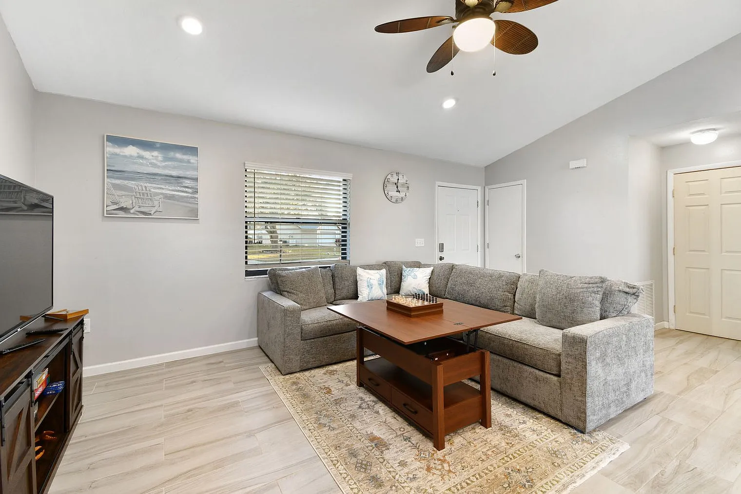 3 bed, 2.0 bath, 1205 sqft, $2,850 — Photo 1
