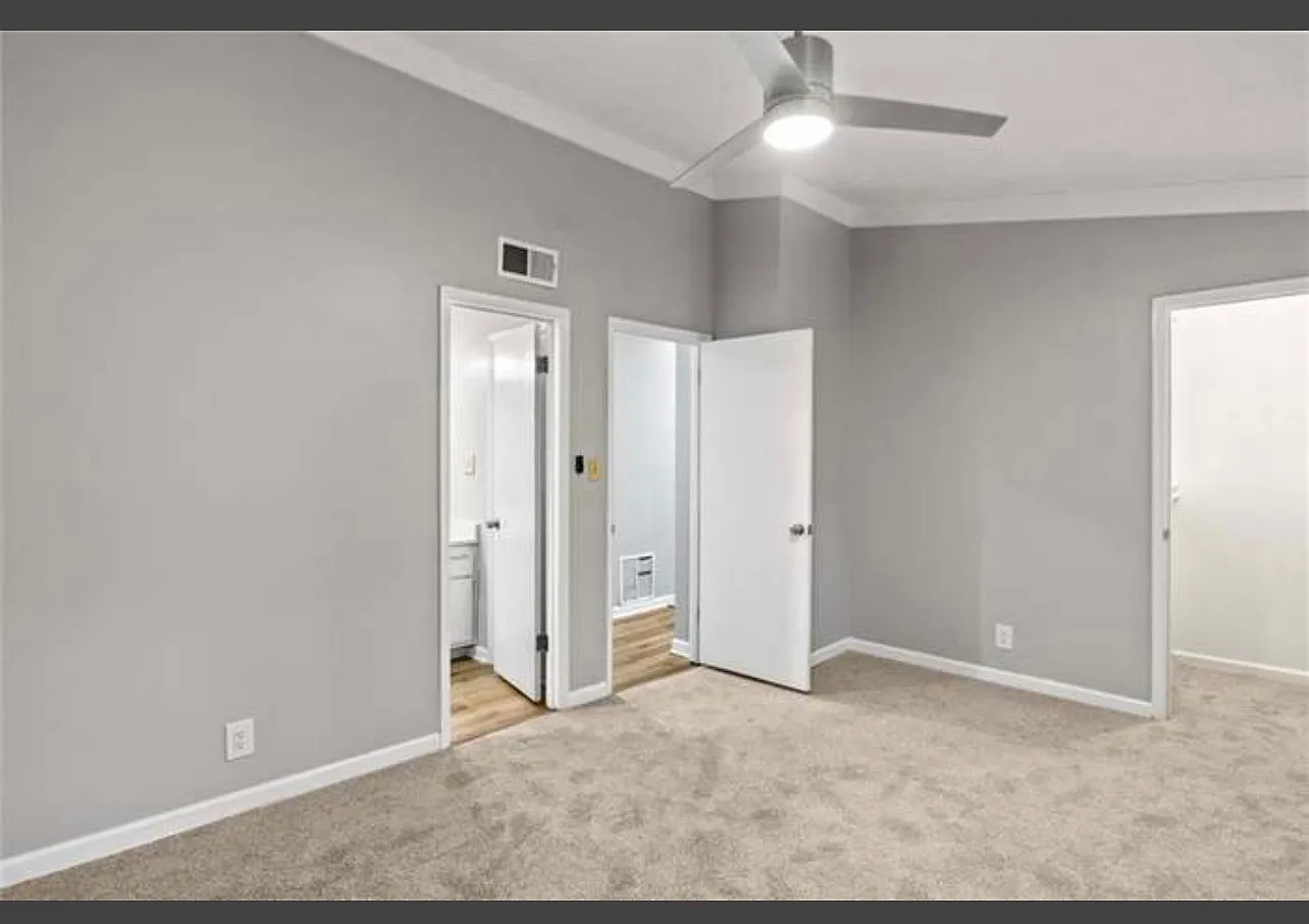 4 bed, 1220 sqft, $2,500 — Photo 3