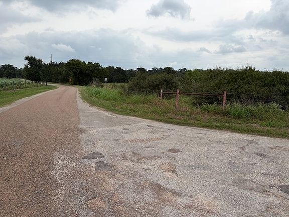 2nd image of 2609 County Road 216