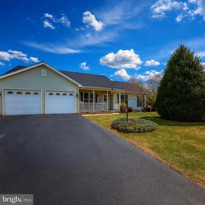57 Marietta Ln, Falling Waters, WV, 25419