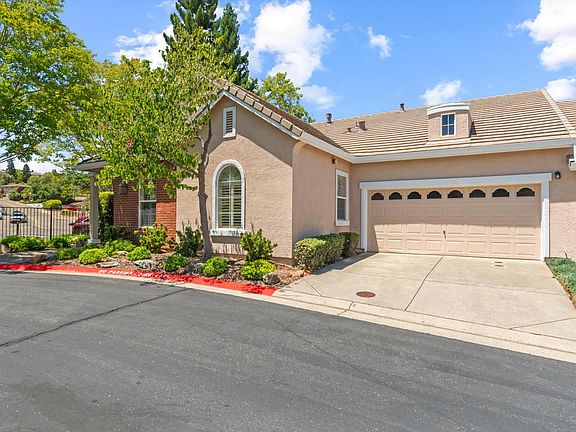 3rd image of 3745 Park Dr