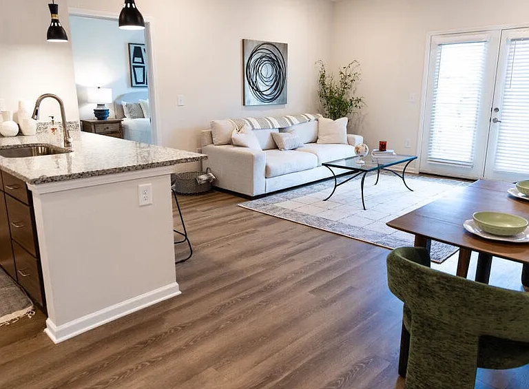 100 Woodrow Wilson Way NW — Photo 3