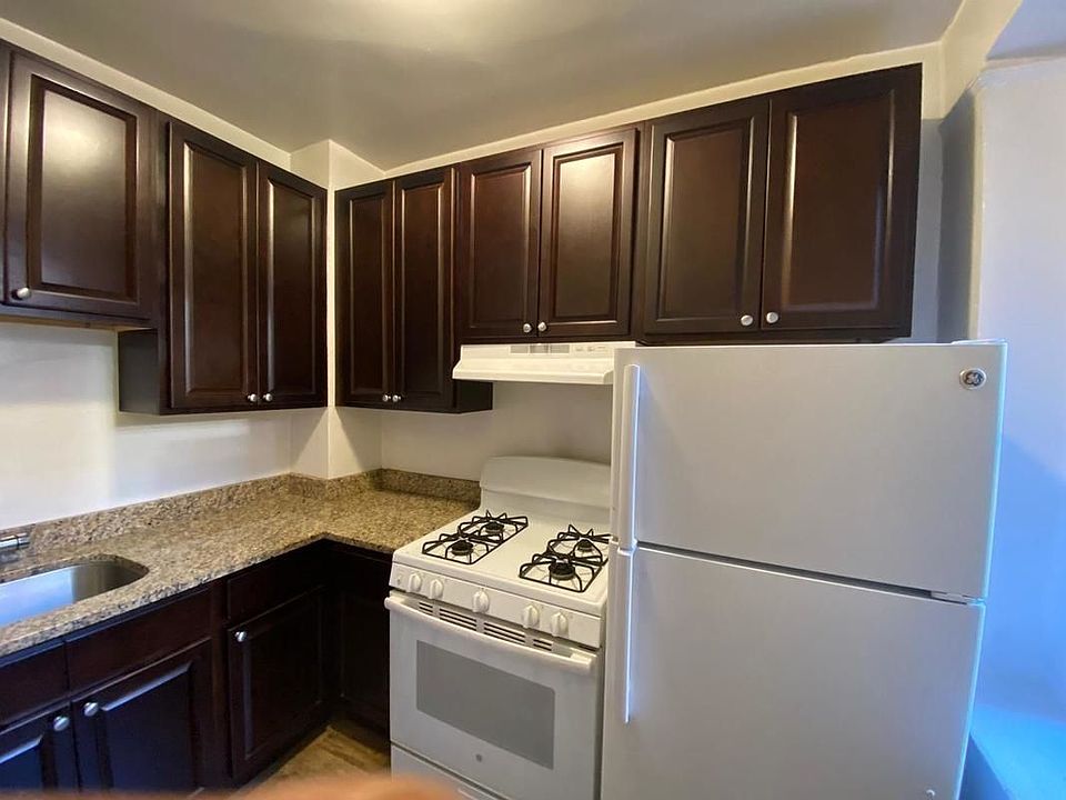 2nd image of 835 Ocean Ave #1A
