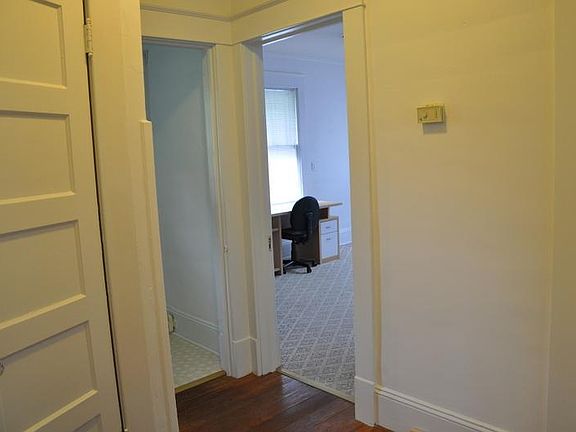 4th image of 128 Tate St #B