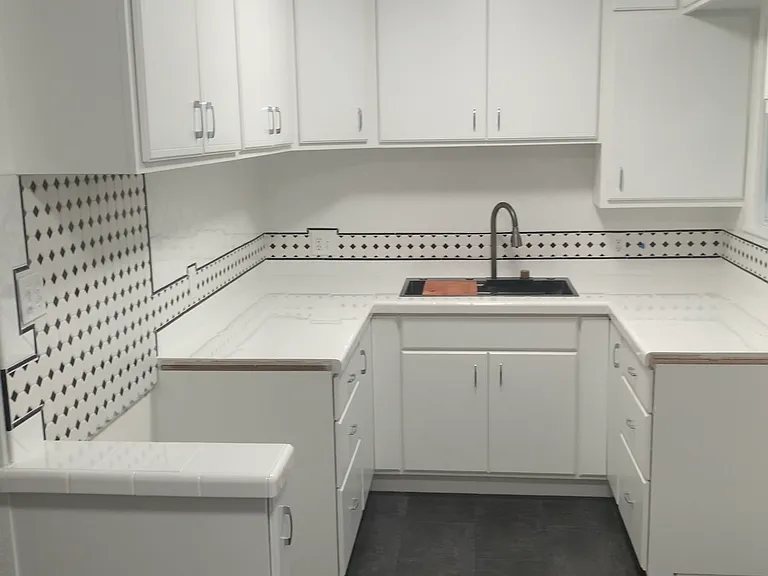 1842 E 56th St #1842 — Photo 1