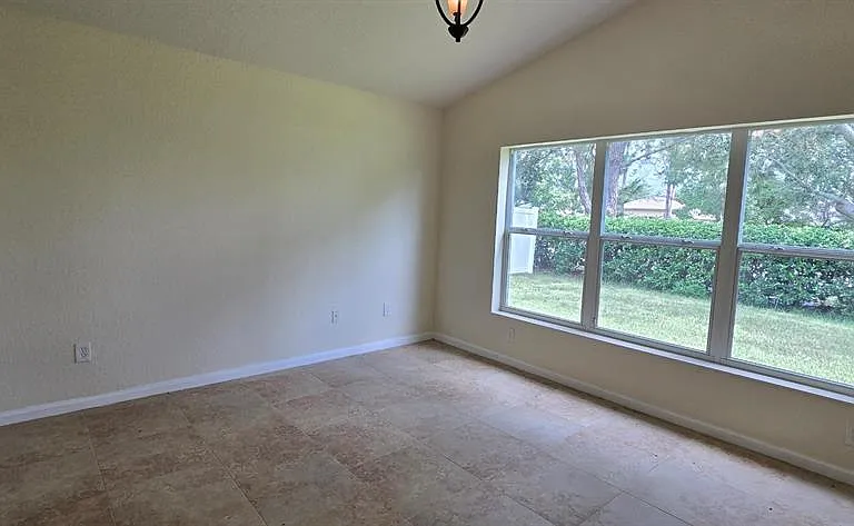 4085 SW 49th Ave — Photo 15