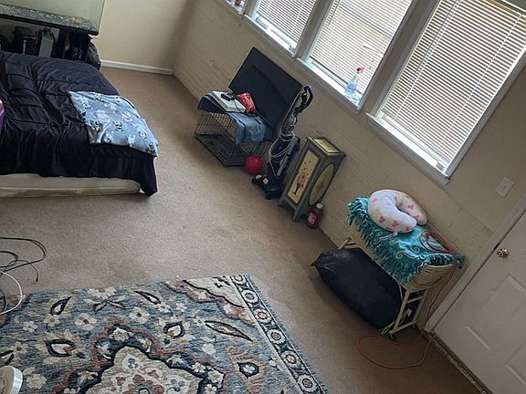 3rd image of 302 Fairforest Dr
