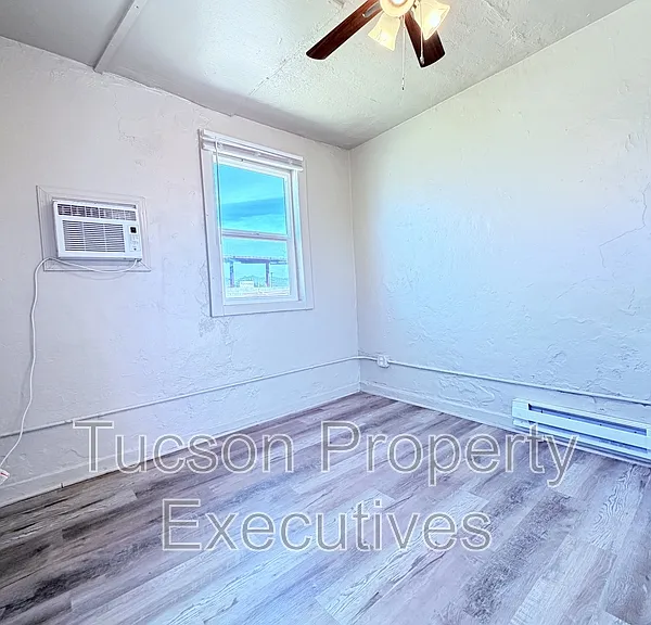 234 E 32nd St #3 — Photo 12