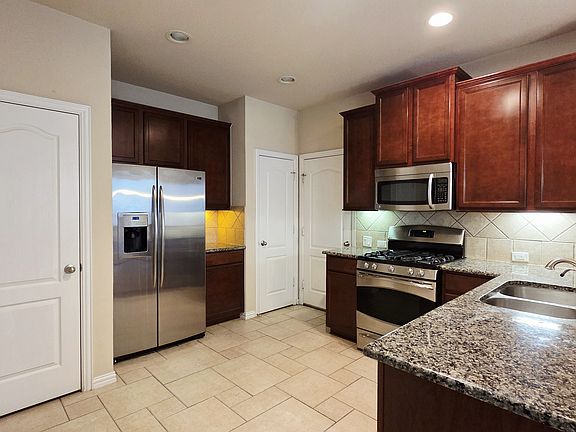 5th image of 4364 Peregrine Way