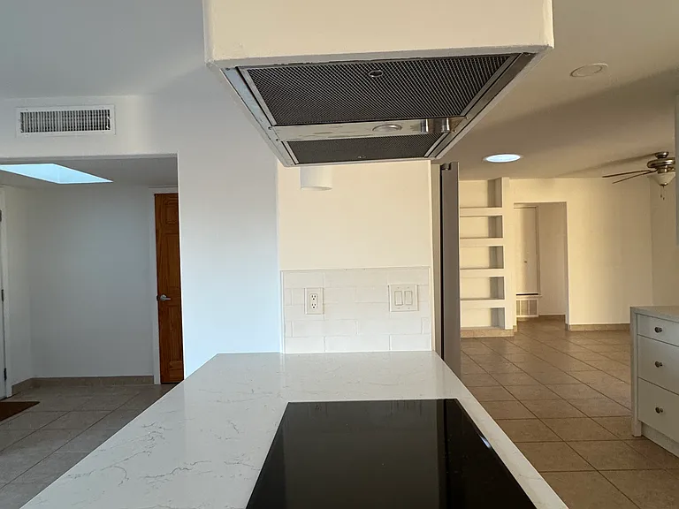 644 E La Jolla Dr — Photo 10