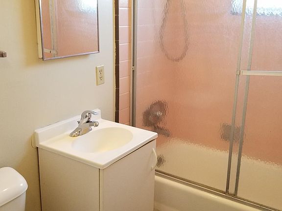 5th image of 162 Topeka Ave APT 6