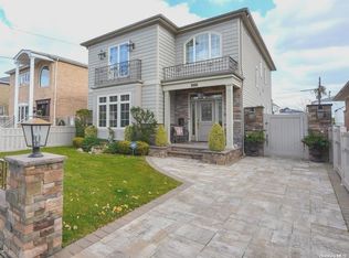 6331 136th St, Flushing, NY 11367