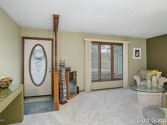 4th image of 2574 Bristol Ave NW