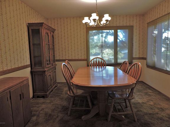 4th image of 805 Willow Ave