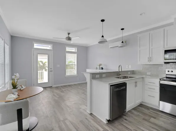 5200 28th St N #165, Petersburg, FL 33714