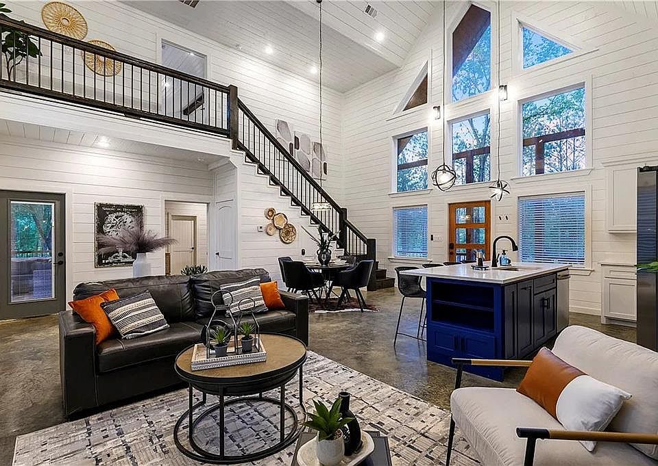 1st image of 20 Forrest Ln