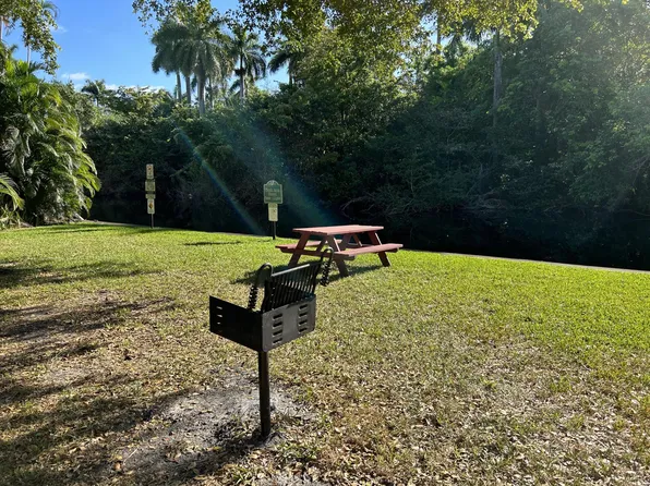 104 Royal Park Drive #1b, Oakland Park, FL 33309
