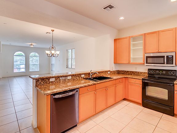 4th image of 1033 NE 17th Way #1301