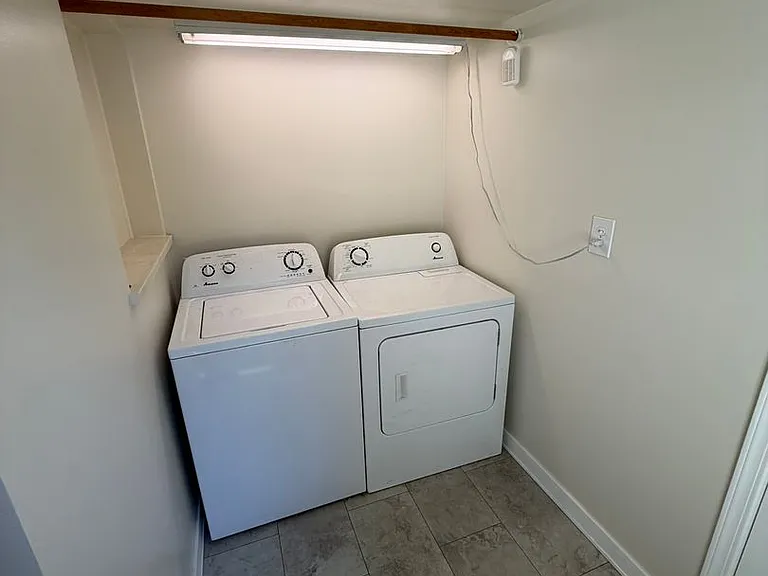 330 E Grant St — Photo 19