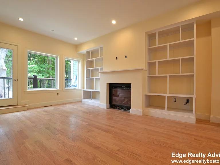 118 Tremont St — Photo 1