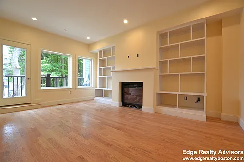 118 Tremont St Photo 1