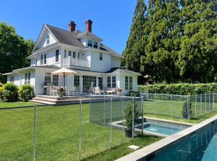65 Herrick Rd, Southampton, NY 11968