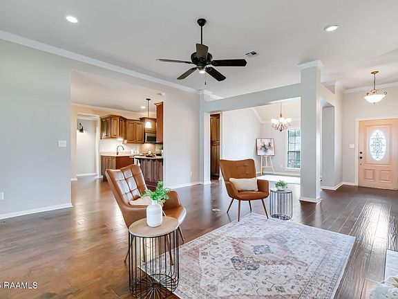 2nd image of 305 Southwood Dr