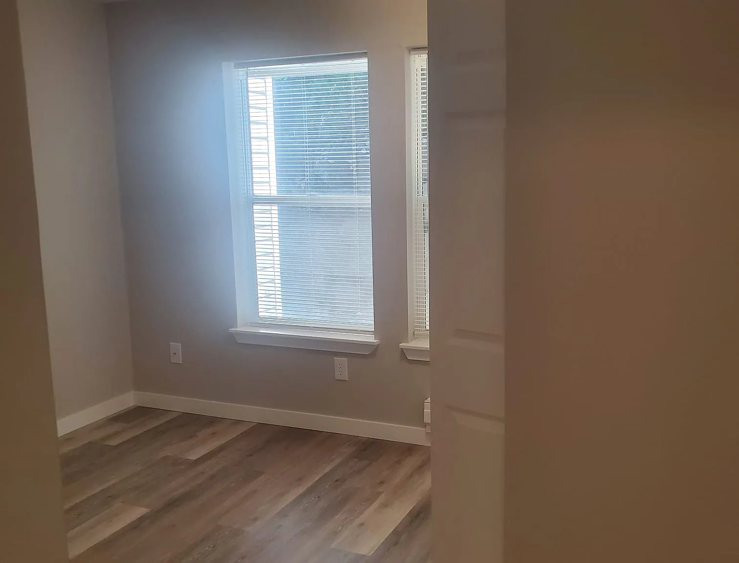 2 bed, 950 sqft, $2,290 — Photo 2