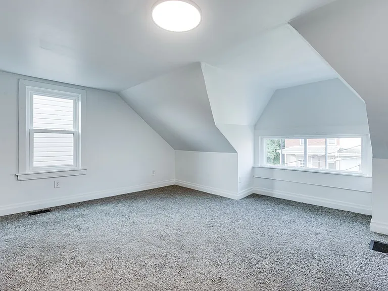 623 Lillian St — Photo 38