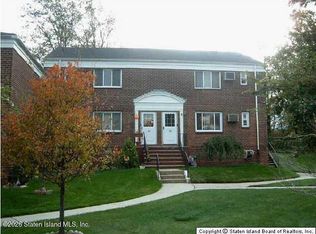 36 Seth Ct #B, Staten Island, NY 10301
