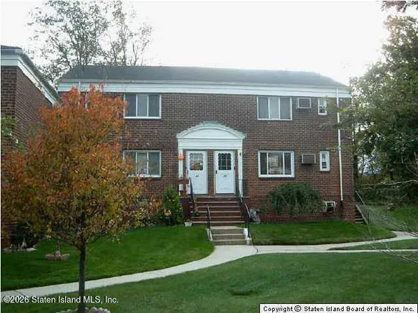 36 Seth Ct #B, Staten Island, NY 10301
