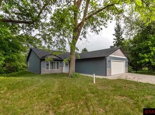 300 3rd St NE, Elysian, MN 56028