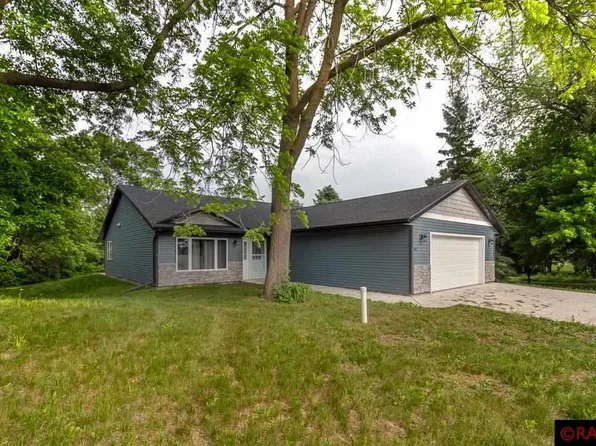 300 3rd St NE, Elysian, MN 56028