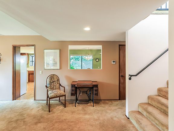 5th image of 233 El Nido Ave