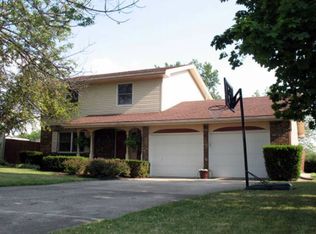 303 Cole Dr, Wapakoneta, OH 45895