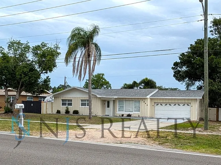 1342 Belleair Rd — Photo 1