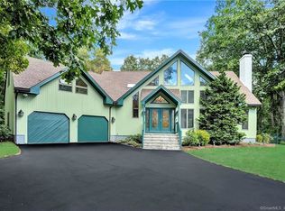 9 Partridge Ln, Guilford, CT 06437